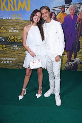 Leni Summer mit Freund Tyler von Jascheroff bei Premiere von GLENNKILL: EIN SCHAFSKRIMI im Kino in der Kulturbrauerei in Berlin am 28.04.2026