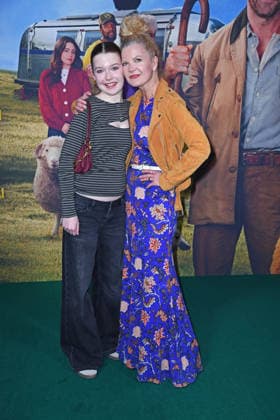 Eva Imhof mit Tochter Luisa Imhof bei Premiere von GLENNKILL: EIN SCHAFSKRIMI im Kino in der Kulturbrauerei in Berlin am 28.04.2026
