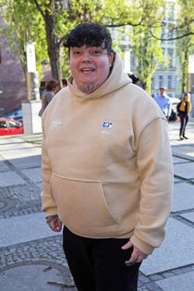 Marvin Holm bei Premiere von GLENNKILL: EIN SCHAFSKRIMI im Kino in der Kulturbrauerei in Berlin am 28.04.2026