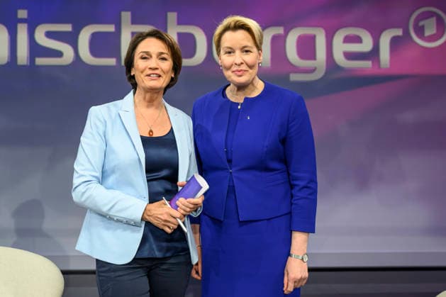 v.l.: Sandra Maischberger, Franziska Giffey, SPD (Wirtschaftssenatorin Berlin), GER, Berlin, Studio, zu Gast bei – Maischberger, politische Talkshow, TV, Format, mit Moderatorin – Sandra Maischberger, Das Erste, aus Adlershof – Am Studio 20, 28. April 2026, *** v l Sandra Maischberger, Franziska Giffey, SPD Senator for Economics Berlin , GER, Berlin, Studio, guest at - Maischberger, political talk show, TV, format, with presenter - Sandra Maischberger, Das Erste, from Adlershof - Am Studio 20, April 28, 2026, Copyright: HMBxMedia UwexKoch
