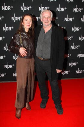Aida Sikira und Max Herbrechter bei der Premiere vom ARD Doku Film UDO Rebell. Rockstar. Ikone (ab 10. Mai 2026 in der ARD Mediathek) am 28.04.2026 in die Astor Filmlounge in Hamburg Aida Sikira and Max Herbrechter at the premiere of the ARD documentary film UDO Rebel. Rockstar. Icon (available in the ARD Mediathek from May 10, 2026) on April 28, 2026 at the Astor Film Lounge in Hamburg, Germany Lindenbergs UDO Rebell. Rockstar. Ikone. ARD Filmdoku Premiere in Hamburg