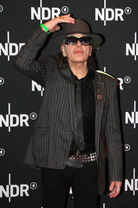 Udo Lindenberg bei der Premiere vom ARD Doku Film UDO Rebell. Rockstar. Ikone (ab 10. Mai 2026 in der ARD Mediathek) am 28.04.2026 in die Astor Filmlounge in Hamburg Udo Lindenberg at the premiere of the ARD documentary film UDO Rebel. Rockstar. Icon (available in the ARD Mediathek from May 10, 2026) on April 28, 2026 at the Astor Film Lounge in Hamburg, Germany Lindenbergs UDO Rebell. Rockstar. Ikone. ARD Filmdoku Premiere in Hamburg
