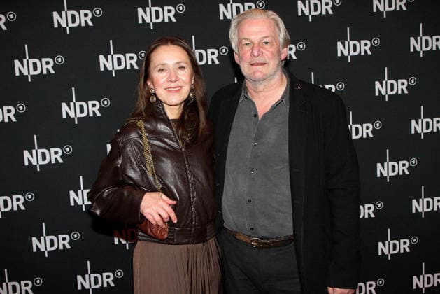 Aida Sikira und Max Herbrechter bei der Premiere vom ARD Doku Film UDO Rebell. Rockstar. Ikone (ab 10. Mai 2026 in der ARD Mediathek) am 28.04.2026 in die Astor Filmlounge in Hamburg Aida Sikira and Max Herbrechter at the premiere of the ARD documentary film UDO Rebel. Rockstar. Icon (available in the ARD Mediathek from May 10, 2026) on April 28, 2026 at the Astor Film Lounge in Hamburg, Germany Lindenbergs UDO Rebell. Rockstar. Ikone. ARD Filmdoku Premiere in Hamburg