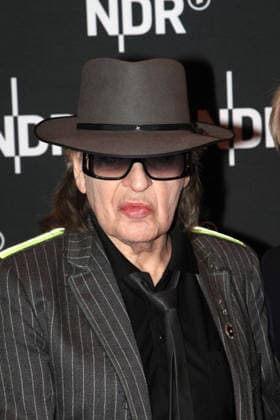 Udo Lindenberg bei der Premiere vom ARD Doku Film UDO Rebell. Rockstar. Ikone (ab 10. Mai 2026 in der ARD Mediathek) am 28.04.2026 in die Astor Filmlounge in Hamburg Udo Lindenberg at the premiere of the ARD documentary film UDO Rebel. Rockstar. Icon (available in the ARD Mediathek from May 10, 2026) on April 28, 2026 at the Astor Film Lounge in Hamburg, Germany Lindenbergs UDO Rebell. Rockstar. Ikone. ARD Filmdoku Premiere in Hamburg