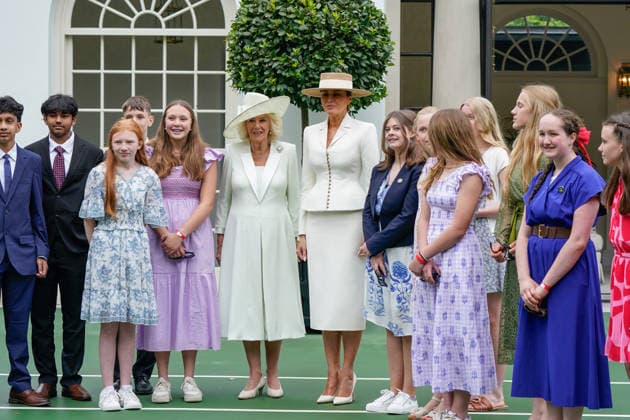 Entertainment Bilder des Tages #2 Trumps Welcome King Charles III and Queen Camilla WASHINGTON, DC - APRIL 28: First Lady Melania Trump and the United Kingdom™s Queen Camilla attend an event with students on Tuesday, April 28, 2026 at the White House in Washington, D.C. Credit: Maxine Wallace Pool via CNP Washington District of Columbia United States of America EDITORIAL USE ONLY  Copyright: xx AdMediax admphotostwo985453