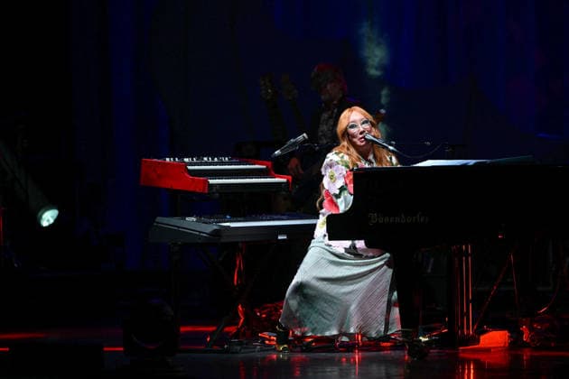 Tori Amos Performs At L Olympia - Paris Tori Amos performs at the l Olympia in Paris, France on April 28, 2026. Photo by Christophe Meng ABACAPRESS.COM Paris Ile-de-France France  Copyright: xMengxChristophe ABACAx