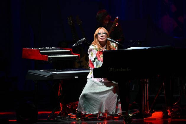 Tori Amos Performs At L Olympia - Paris Tori Amos performs at the l Olympia in Paris, France on April 28, 2026. Photo by Christophe Meng ABACAPRESS.COM Paris Ile-de-France France  Copyright: xMengxChristophe ABACAx