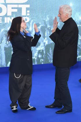 Billie Eilish und James Cameron bei der Premiere des 3D-Konzertfilms Billie Eilish - Hit Me Hard and Soft: The Tour im Odeon Luxe Leicester Square. London, 28.04.2026