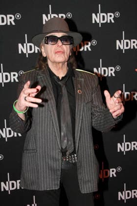 ABB LINDENBERG- Udo Gerhard Lindenberg auf dem roten Teppich bei der Kino Welt Premiere der ARD Dekou UDO Rebell Rockstar Ikone in der Astor Filmlounge in der Hafencity am 28.04.2026 in Hamburg Hamburg Deutschland