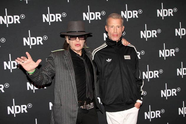 ABB LINDENBERG- Udo Lindenberg, Benjamin von Stuckrad-Barre auf dem roten Teppich bei der Kino Welt Premiere der ARD Dekou UDO Rebell Rockstar Ikone in der Astor Filmlounge in der Hafencity am 28.04.2026 in Hamburg Hamburg Deutschland