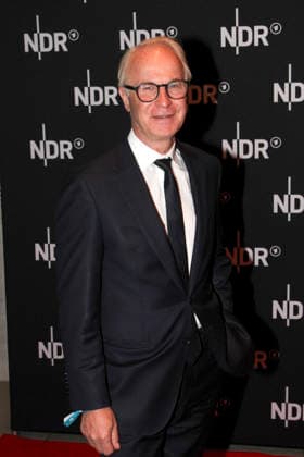 ABB LINDENBERG- Michael Lehmann auf dem roten Teppich bei der Kino Welt Premiere der ARD Dekou UDO Rebell Rockstar Ikone in der Astor Filmlounge in der Hafencity am 28.04.2026 in Hamburg Hamburg Deutschland