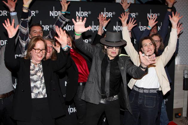 ABB LINDENBERG- Udo Gerhard Lindenberg auf dem roten Teppich bei der Kino Welt Premiere der ARD Dekou UDO Rebell Rockstar Ikone in der Astor Filmlounge in der Hafencity am 28.04.2026 in Hamburg Hamburg Deutschland