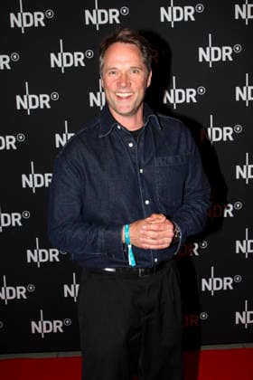 ABB LINDENBERG- Matthias Schloo auf dem roten Teppich bei der Kino Welt Premiere der ARD Dekou UDO Rebell Rockstar Ikone in der Astor Filmlounge in der Hafencity am 28.04.2026 in Hamburg Hamburg Deutschland