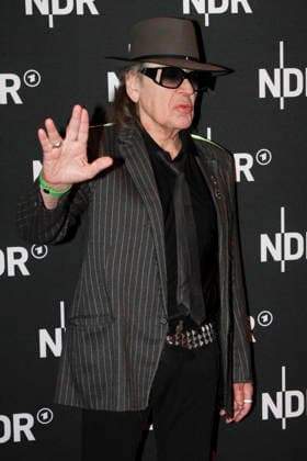 ABB LINDENBERG- Udo Gerhard Lindenberg auf dem roten Teppich bei der Kino Welt Premiere der ARD Dekou UDO Rebell Rockstar Ikone in der Astor Filmlounge in der Hafencity am 28.04.2026 in Hamburg Hamburg Deutschland