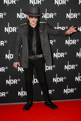 ABB LINDENBERG- Udo Gerhard Lindenberg auf dem roten Teppich bei der Kino Welt Premiere der ARD Dekou UDO Rebell Rockstar Ikone in der Astor Filmlounge in der Hafencity am 28.04.2026 in Hamburg Hamburg Deutschland