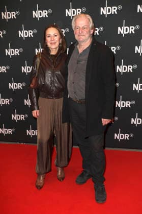 Aida Sikira und Max Herbrechter bei der Premiere des ARD-Dokumentarfilms Udo! Rebell. Rockstar. Ikone. in der Astor Filmlounge Hafencity. Hamburg, 28.04.2026