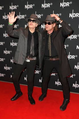 Udo Lindenberg mit Double bei der Premiere des ARD-Dokumentarfilms Udo! Rebell. Rockstar. Ikone. in der Astor Filmlounge Hafencity. Hamburg, 28.04.2026