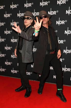 Udo Lindenberg mit Double bei der Premiere des ARD-Dokumentarfilms Udo! Rebell. Rockstar. Ikone. in der Astor Filmlounge Hafencity. Hamburg, 28.04.2026