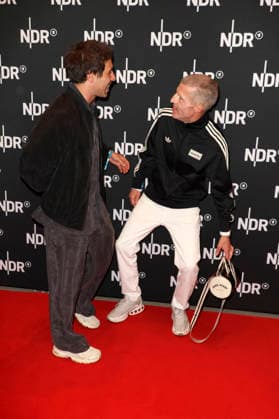 Max Giesinger und Benjamin von Stuckrad-Barre bei der Premiere des ARD-Dokumentarfilms Udo! Rebell. Rockstar. Ikone. in der Astor Filmlounge Hafencity. Hamburg, 28.04.2026