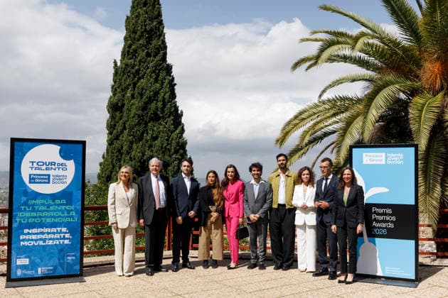 Queen Letizia presides over the proclamation of the Princess of Girona Art Award 2026 in Granada Queen Letizia presides over the family photo with the finalists for the Princess of Girona Art Award 2026 On April 29, 2026 in Granada, Andalusia Spain Queen Letizia has presided over the proclamation ceremony of the Princess of Girona Art Award 2026 , This award recognizes the trajectory of young creators who, through their leadership, commitment and creativity, develop artistic and cultural projects that have a positive impact on society 29 APRIL 2026 Álex Cá Granada, Andalucia Granada, Andalucia Espana  Copyright: xÃlexxCamarax 7483107