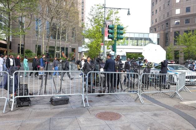 Visit of King Charles III and Queen Camilla in New York, United States. Security measures and roadblocks around the 9 11 Museum in New York City on Wednesday, September 29th. King Charles and his wife Queen Camilla pay tribute to the victims of the 2001 attacks. NEW YORK NY UNITED STATES Copyright: xVANESSAxCARVALHOx