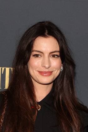 Anne Hathaway at arrivals for THE APPRENTICE New York Premiere Screening, DGA New York Theater, New York, NY, October 08, 2024. Photo By: Manoli Figetakis Everett Collection2408O03 J1010 PUBLICATIONXNOTxINxCANxCHNxFRAxITAxJPNxNORxPOLxRUSxESPxUKxUSA Copyright: xx 2408O03 J1010 2408O03_J1010_H