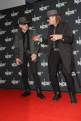 RECORD DATE NOT STATED PREMIERE UDO. REBELL. ROCKSTAR 28.04.2026 Udo Lindenberg mit einem Doppelgänger, Premiere des Films UDO. Rebell. Rockstar. in der Astor Filmlounge in der Hafencity, Hamburg, 28.04.2026 Copyright: xEventpressxMPx
