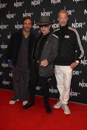 RECORD DATE NOT STATED PREMIERE UDO. REBELL. ROCKSTAR 28.04.2026 Max Giesinger, Udo Lindenberg, Benjamin von Stuckrad-Barre, Premiere des Films UDO. Rebell. Rockstar. in der Astor Filmlounge in der Hafencity, Hamburg, 28.04.2026 Copyright: xEventpressxMPx