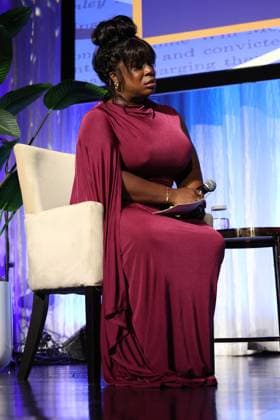 BEVERLY HILLS, CALIFORNIA - APRIL 29: Uzo Aduba speaks at the Public Counsel Awards Dinner on April 29, 2026 in Beverly Hills, California. Credit: USA - ZUMAa123 20260429_zaa_a123_268 Copyright: xAdMediax