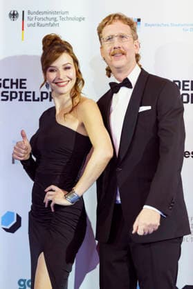 Katrin Bauerfeind und Uke Bosse bei der Verleihung des Deutschen Computerspielpreises 2026 im Herkulessaal der Residenz. München, 29.04.2026