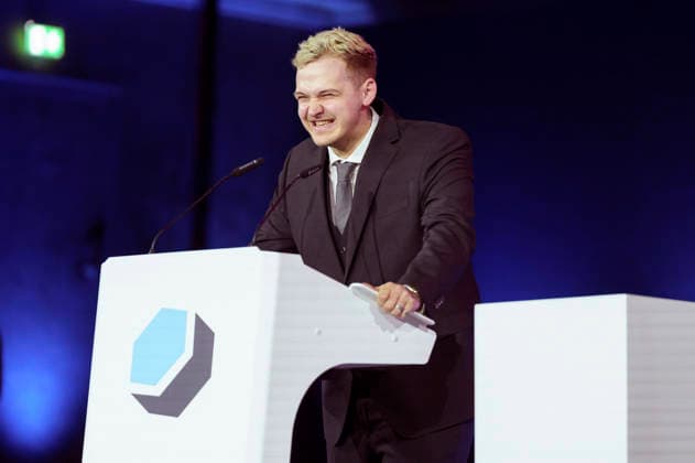 Tobias Huebi Hübenthal bei der Verleihung des Deutschen Computerspielpreises 2026 im Herkulessaal der Residenz. München, 29.04.2026