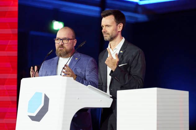 Lars Janssen und Felix Falk bei der Verleihung des Deutschen Computerspielpreises 2026 im Herkulessaal der Residenz. München, 29.04.2026