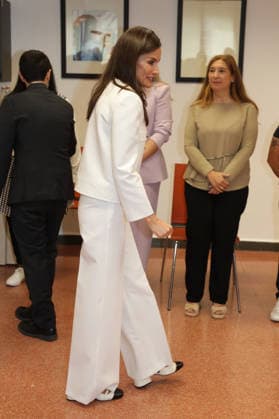 Queen Letizia meets with a representative group of Roma women Queen Letizia attends the meeting with a representative group of Roma women at the headquarters of the Fundación Secretariado Gitano, on April 30, 2026, in Madrid Spain The meeting highlights the progress and achievements made in recent years SECRETARIADO GITANO MUJERES GITANAS REINA LETIZIA 30 APRIL 2026 José Ramó Madrid Madrid Madrid Spain  Copyright: xJosÃ xRamonxHernandox 7485752
