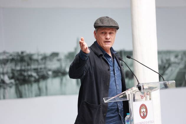 Viggo Mortensen presents at the University of Seville the poetry book Another Night at Sea The actor and publisher Viggo Mortensen takes part in the tribute that the University of Seville pays to the poet Kevin Power On April 30, 2026 in Seville Andalusia, Spain The actor Viggo Mortensen participates in the presentation of the work of the poet Kevin Power, published by his publisher, Perceval Press, an event with which the University of Seville has wanted to pay tribute to the poet, art critic and professor of British origin and Spanish nationalized 30 APRIL 2026 Rocí Seville Andalucia, Spain Seville Andalucia, Spain Spain Spain  Copyright: xRocioxRuzx 7486440