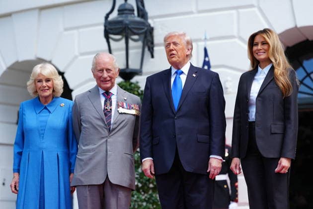 Trumps Bid Farewell to King Charles III and Queen Camilla United States President Donald J Trump and first lady Melania Trump host a Farewell with King Charles III of the United Kingdom of Great Britain and Northern Ireland and Queen Camilla on the South Portico of the White House in Washington, DC, USA, on Thursday, April 30, 2026. From left to right: Queen Camilla, King Charles III, President Trump, Melania Trump. Photo by Aaron Schwartz Pool ABACAPRESS.COM Washington District of Columbia United States  Copyright: xPool ABACAx