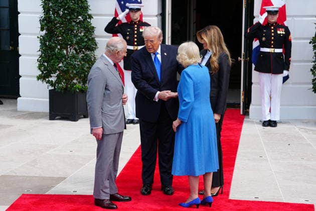 April 30, 2026, Washington, District Of Columbia, USA: United States President Donald J Trump and first lady Melania Trump host a Farewell with King Charles III of the United Kingdom of Great Britain and Northern Ireland and Queen Camilla on the South Portico of the White House in Washington, DC, USA, on Thursday, April 30, 2026 Washington USA  - ZUMAs152 20260430_faa_s152_005 Copyright: xAaronxSchwartzx-xPoolxviaxCNPx
