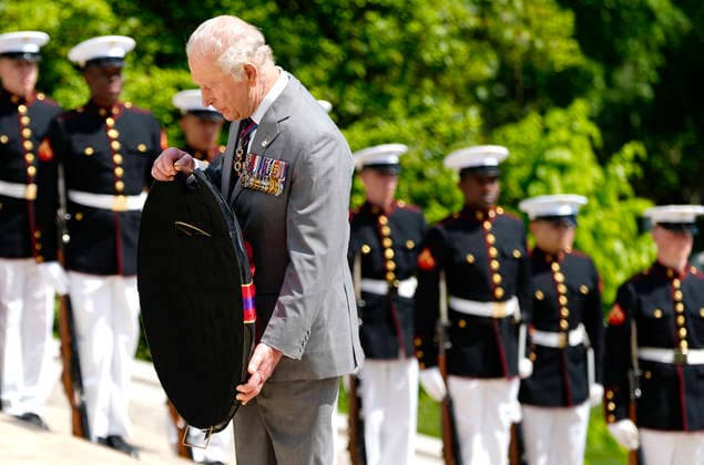 King Charles III and Queen Camilla participate in a Wreath Laying Ceremony at the Tomb of the Unknown Solider at Arlington National Cemetery in Arlington, Virginia on Thursday, April 30, 2026. The King and Queen are ending their four-day state visit to the U.S. in Virginia before returning to the U.K. this evening.  ARL20260430240 BONNIExCASH