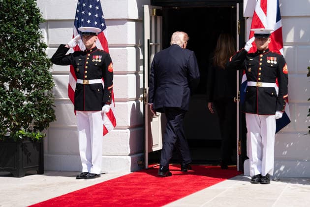 Trumps Bid Farewell to King Charles III and Queen Camilla United States President Donald J Trump and first lady Melania Trump depart a farewell event on the South Portico of the White House in Washington, DC, USA, on Thursday, April 30, 2026. Credit: Aaron Schwartz Pool via CNP Washington District of Columbia United States  Copyright: xPool ABACAx