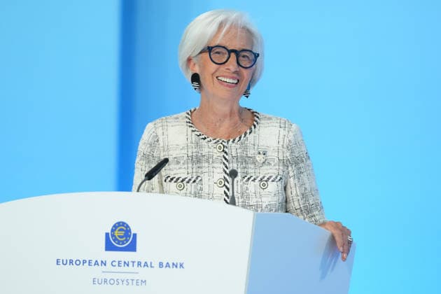 Pressekonferenz der Europaeischen Zentralbank (EZB) zur Zinsentscheidung EZB Praesidentin Christine Lagarde im Portrait lachend und mit freudiger Mimik bei der Pressekonferenz zur Zinsentscheidung der Europaeischen Zentralbank (EZB), Frankfurt am Main, 30.04.2026 Frankfurt am Main Hessen Deutschland *** Press conference of the European Central Bank ECB on the interest rate decision ECB President Christine Lagarde in portrait laughing and with joyful facial expressions at the press conference on the interest rate decision of the European Central Bank ECB , Frankfurt am Main, 30 04 2026 Frankfurt am Main Hessen Germany