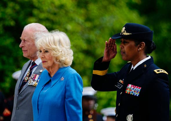 King Charles III and Queen Camilla participate in a Wreath Laying Ceremony at the Tomb of the Unknown Solider at Arlington National Cemetery in Arlington, Virginia on Thursday, April 30, 2026. The King and Queen are ending their four-day state visit to the U.S. in Virginia before returning to the U.K. this evening.  ARL2026043023571 BONNIExCASH