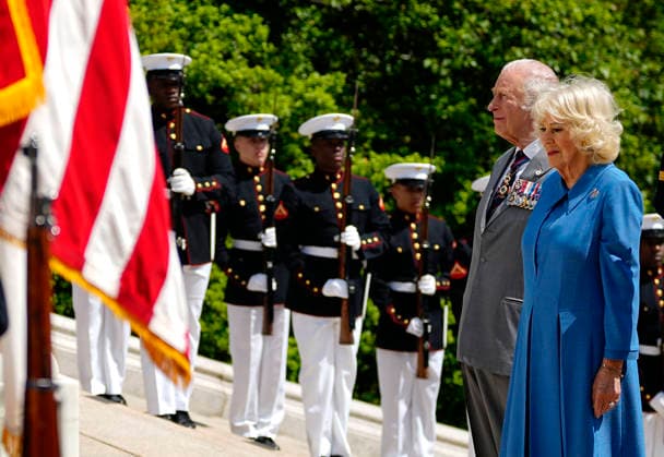 King Charles III and Queen Camilla participate in a Wreath Laying Ceremony at the Tomb of the Unknown Solider at Arlington National Cemetery in Arlington, Virginia on Thursday, April 30, 2026. The King and Queen are ending their four-day state visit to the U.S. in Virginia before returning to the U.K. this evening.  ARL2026043023580 BONNIExCASH
