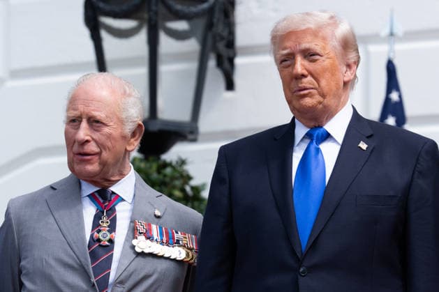 King Charles III poses with United States President Donald J Trump during a farewell event on the South Portico of the White House in Washington, DC, USA, on Thursday, April 30, 2026. Copyright: xAaronxSchwartzx xPoolxviaxCNPx MediaPunchx