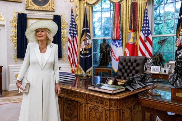 King Charles III State Visit to the USA President Donald J. Trump meets with King Charles III and Queen Camilla in the Oval Office, Tuesday, April 28, 2026., Credit:Daniel Torok Avalon  Copyright: xDanielxTorokx xAvalonx 1095461117