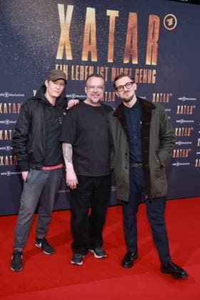 Xatar Dokumentarserie Falk Schacht, Stefan Kauertz, Alex Barbian Premiere der Dokuserie XATAR Ð EIN LEBEN IST NICHT GENUG, Fotografiska Museum Berlin, Berlin Datum: 30.04.2026 Copyright: xEventpress Kratschx
