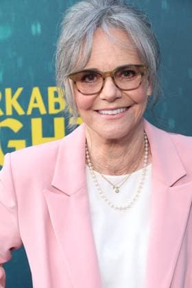 Los Angles CA Apr 30:Sally Field at Remarkably Bright Creatures Film Premiere, Los Angeles, California on April 30, 2026 Credit: USA  - ZUMAa123 20260430_zaa_a123_095 Copyright: xAdMediax