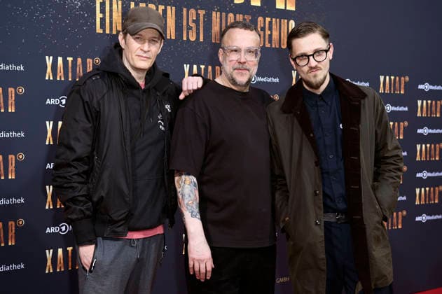 Falk Schacht, Stefan Kauertz und Alex Barbian bei der Premiere der ARD-Dokuserie Xatar - Ein Leben ist nicht genug in der Fotografiska Berlin. Berlin, 30.04.2026