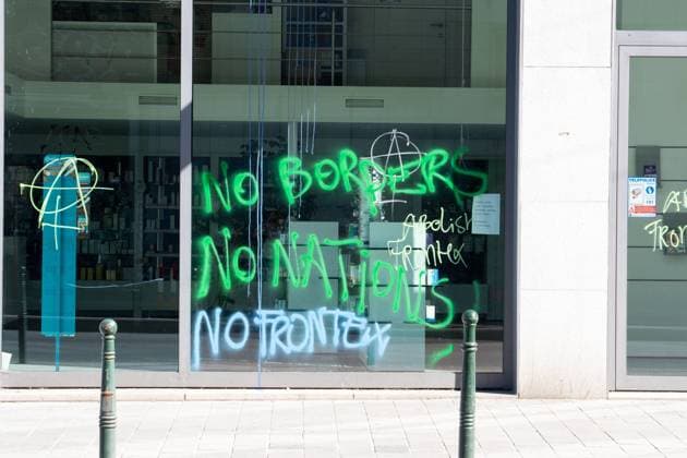 News Bilder des Tages Damage after the Revolution of the 1st May march, during the Labor Day celebrations, the International Workers Day, on Friday 01 May 2026 in Brussels. MARIUS BURGELMAN  MariusxBurgelman 172579568
