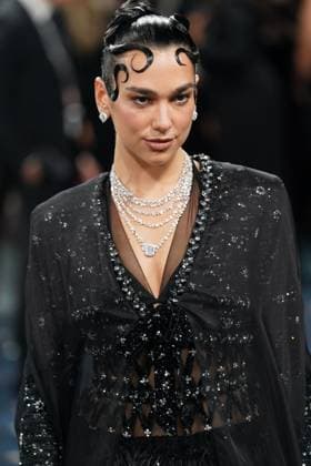 Dua Lipa at arrivals for The 2025 Costume Institute Exhibition Superfine: Tailoring Black Style Opening Night Met Gala - Part 4, The Metropolitan Museum of Art, New York, NY, May 05, 2025. Photo By: Kristin Callahan Everett Collection2505M04 KH009 PUBLICATIONXNOTxINxCANxCHNxFRAxITAxJPNxNORxPOLxRUSxESPxUKxUSA Copyright: xx 2505M04 KH009 2505M04_KH009_H