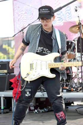 Ryan Cassata live beim 1. Mai Fest auf dem Faustgelände. Hannover, 01.05.2026