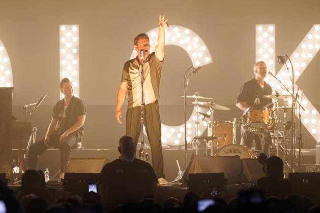The Kickstarters, Dick Brave bei Veranstaltung EHC Happy Weekend 2026, Rock n Roll im Mai am 01.05.2026 in Königsbrunn, Pharmpur Eisarena. Bayern Deutschland